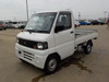 It is a picture of the white mitsubishi minicab truck in 2006,Sub Photo 1 Stock No.Y039781