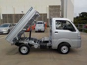 It is a picture of the silver daihatsu hijet dump in 2021,First Photo Stock No.Y039782