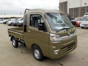 It is a picture of the khaki daihatsu hijet jumbo in 2021,First Photo Stock No.Y039829