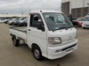 It is a picture of the white daihatsu hijet truck in 2001,Sub Photo 0 Stock No.Y039880