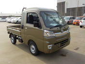 It is a picture of the  khaki  daihatsu hijet jumbo in 2021,First Photo Stock No.Y040053