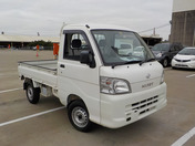 It is a picture of the white daihatsu hijet truck in 2006,First Photo Stock No.Y040193