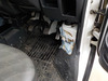 It is a picture of the white suzuki carry truck in 2003,Sub Photo 9 Stock No.Y040285