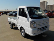 It is a picture of the white suzuki carry truck in 2020,First Photo Stock No.Y040314