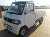 It is a picture of the white mitsubishi minicab truck in 2005,Sub Photo 1 Stock No.Y040568