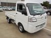 It is a picture of the white daihatsu hijet truck in 2015,Sub Photo 0 Stock No.Y040619