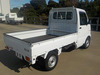 It is a picture of the white suzuki carry truck in 2003,Sub Photo 4 Stock No.Y040953