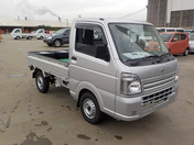 It is a picture of the silver suzuki carry truck in 2019,First Photo Stock No.Y040981