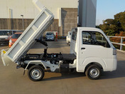 It is a picture of the white daihatsu hijet dump in 2021,First Photo Stock No.Y041084