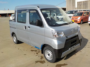 It is a picture of the silver daihatsu hijet deck van in 2021,First Photo Stock No.Y041157