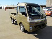 It is a picture of the khaki daihatsu hijet jumbo in 2021,First Photo Stock No.Y041264