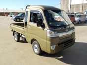 It is a picture of the khaki daihatsu hijet jumbo in 2021,First Photo Stock No.Y041265