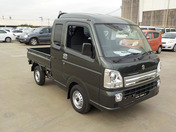 It is a picture of the khaki suzuki carry jumbo in 2020,First Photo Stock No.Y041299