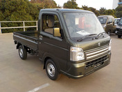 It is a picture of the khaki suzuki carry truck in 2021,First Photo Stock No.Y041321
