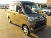 It is a picture of the khaki daihatsu hijet deck van in 2021,First Photo Stock No.Y041328