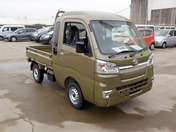 It is a picture of the  khaki  daihatsu hijet jumbo in 2021,First Photo Stock No.Y041410