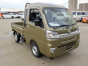 It is a picture of the  khaki  daihatsu hijet jumbo in 2021,First Photo Stock No.Y041513