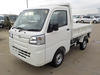 It is a picture of the white daihatsu hijet dump in 2021,Sub Photo 2 Stock No.Y041662