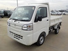 It is a picture of the white daihatsu hijet dump in 2021,Sub Photo 2 Stock No.Y041823