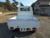 It is a picture of the white suzuki carry truck in 2006,Sub Photo 4 Stock No.Y041962