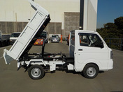 It is a picture of the white suzuki carry dump in 2021,First Photo Stock No.Y042097