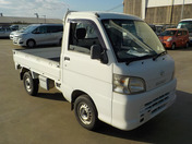 It is a picture of the white daihatsu hijet truck in 2011,First Photo Stock No.Y042150