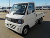 It is a picture of the white nissan clipper truck in 2003,Sub Photo 1 Stock No.Y042229