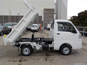 It is a picture of the white daihatsu hijet in 2021,First Photo Stock No.Y042597