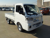 It is a picture of the white daihatsu hijet truck in 2022,First Photo Stock No.Y042710