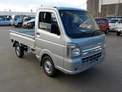It is a picture of the silver suzuki carry truck in 2022,First Photo Stock No.Y042782