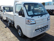It is a picture of the white daihatsu hijet dump in 2021,First Photo Stock No.Y042822