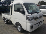 It is a picture of the white daihatsu hijet jumbo in 2022,First Photo Stock No.Y042823