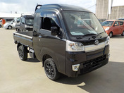 It is a picture of the black daihatsu hijet jumbo in 2020,First Photo Stock No.Y042882