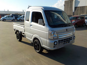 It is a picture of the silver suzuki carry jumbo in 2020,First Photo Stock No.Y042925