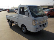 It is a picture of the white suzuki carry truck in 2020,First Photo Stock No.Y043382