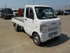 It is a picture of the white suzuki carry truck in 2006,Sub Photo 0 Stock No.Y043507