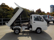 It is a picture of the white suzuki carry scissors dump in 2022,First Photo Stock No.Y043510