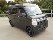 It is a picture of the khaki suzuki every passenger van in 2022,First Photo Stock No.Y043513