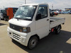 It is a picture of the white mitsubishi minicab truck in 2003,Sub Photo 1 Stock No.Y043576
