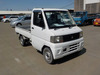 It is a picture of the white mitsubishi minicab truck in 2003,Sub Photo 0 Stock No.Y043576