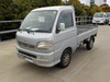 It is a picture of the silver daihatsu hijet truck in 2004,Sub Photo 1 Stock No.Y043793