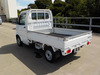 It is a picture of the white suzuki carry truck in 2002,Sub Photo 2 Stock No.Y044147