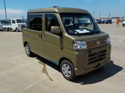 It is a picture of the khaki daihatsu hijet deck van in 2022,First Photo Stock No.Y044624