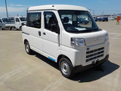 It is a picture of the white daihatsu hijet deck van in 2022,First Photo Stock No.Y044628