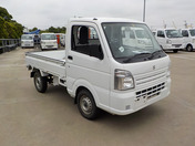 It is a picture of the white suzuki carry truck in 2018,First Photo Stock No.Y045016