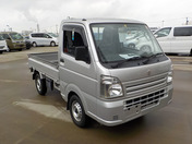 It is a picture of the silver suzuki carry truck in 2017,First Photo Stock No.Y045199
