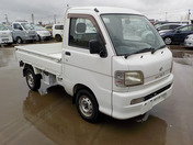 It is a picture of the white daihatsu hijet truck in 2000,First Photo Stock No.Y045353