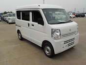 It is a picture of the white suzuki every passenger van in 2019,First Photo Stock No.Y045628