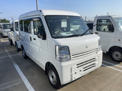 It is a picture of the white suzuki every passenger van in 2021,First Photo Stock No.Y045653