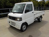 It is a picture of the white mitsubishi minicab truck in 2006,Sub Photo 1 Stock No.Y045691